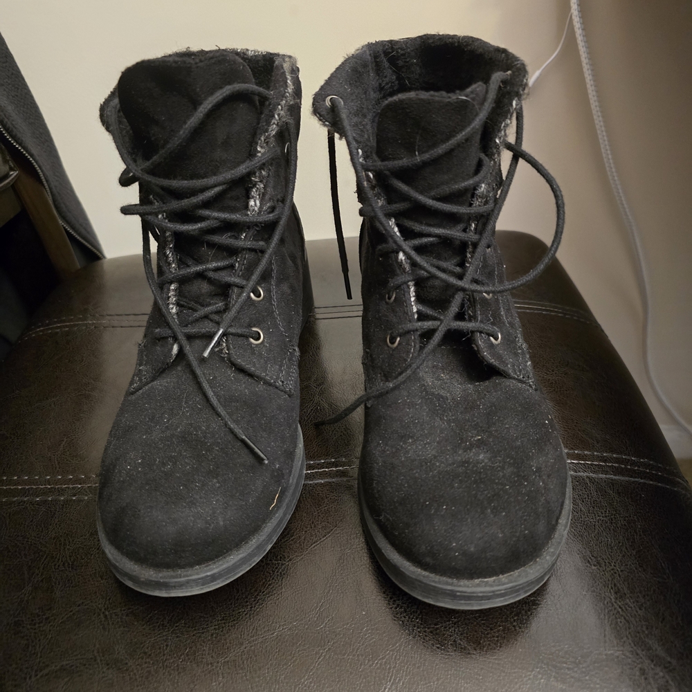 Rock & Candy By Zigi Junie Black Suede Lace-Up Boots